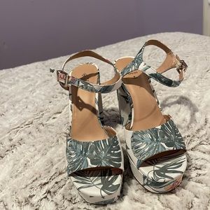 Never worn! Tropical Heels